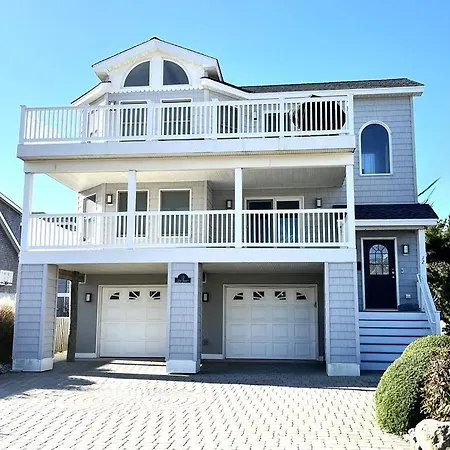 Beautiful Surf City Vacation Home - 1 From The Ocean!
